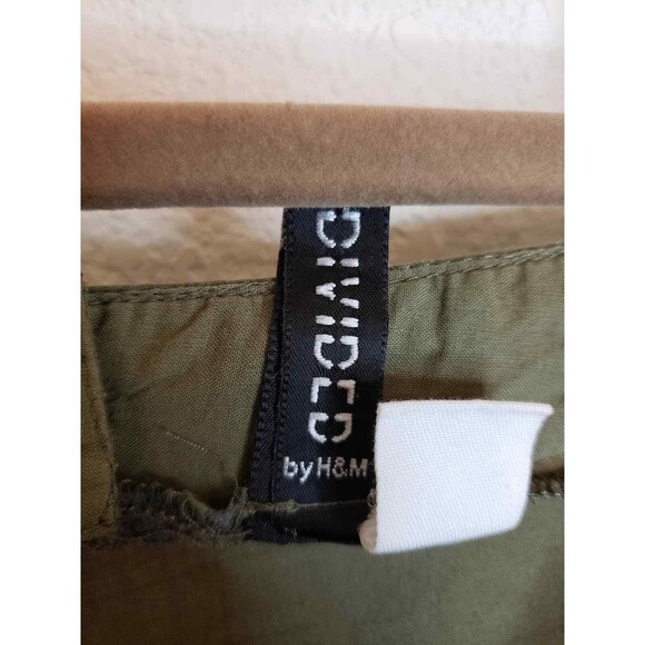 Divided by H&M Olive Green Tiered Mini Skirt Size 10 Zip Back - Picture 4 of 9